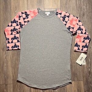 LuLaRoe Raglan Tee with Gray and Pink 3/4 Sleeves